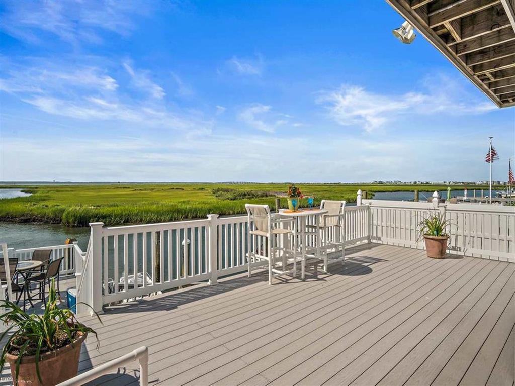 1411 HOFFMAN CANAL NORTH WILDWOOD BAYFRONT SUMMER VACATION RENTALS at